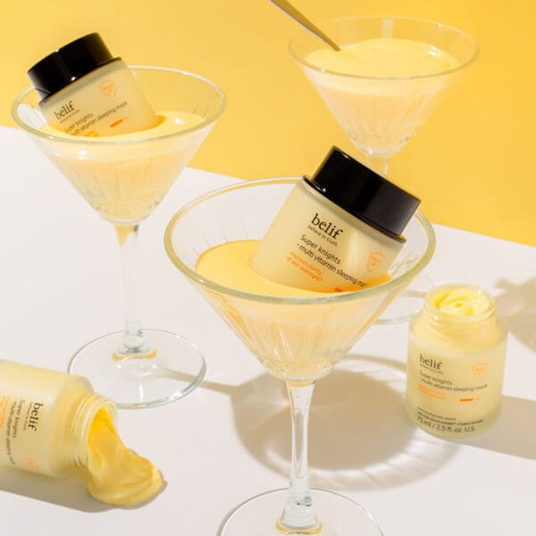 belif Super Knights Multi Vitamin Sleeping Mask 75ml Imagebild Creme im Cocktailglas – Aufhellende Nachtcreme mit Vitamin C, E, B3 & B12 für strahlende Haut am Morgen